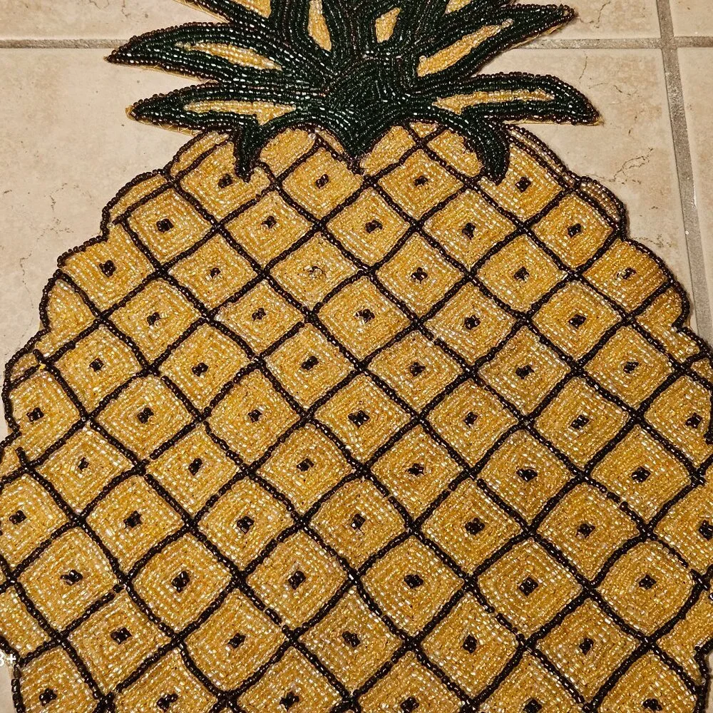 RARE ISAAC MIZRAHI SUMMER PINEAPPLE CRYSTAL BEADED PLACEMAT CHARGER CENTERPIECE